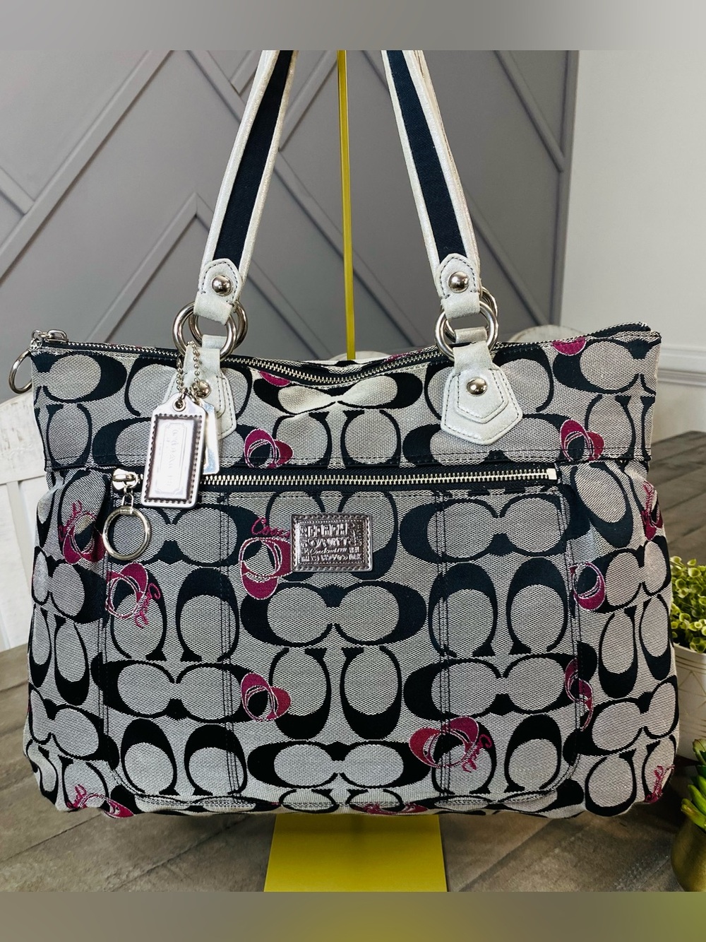 Coach Poppy (2011) Pop Signature Poppy Heart Glam Tote BAG Black Gray Wine 18711 - Picture 2 of 13